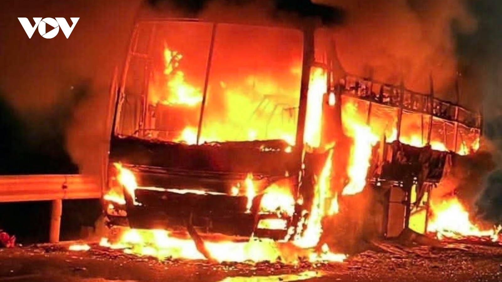 34 escape unharmed after sleeper bus catches fire in central Vietnam