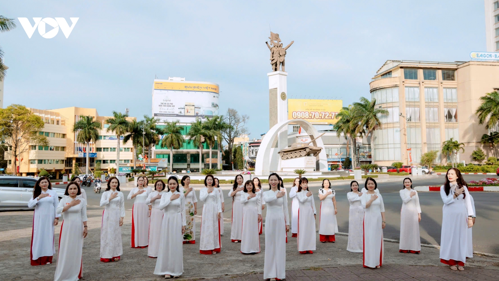 Lan tỏa hình ảnh đẹp của phụ nữ Đắk Lắk qua Tuần lễ Áo dài