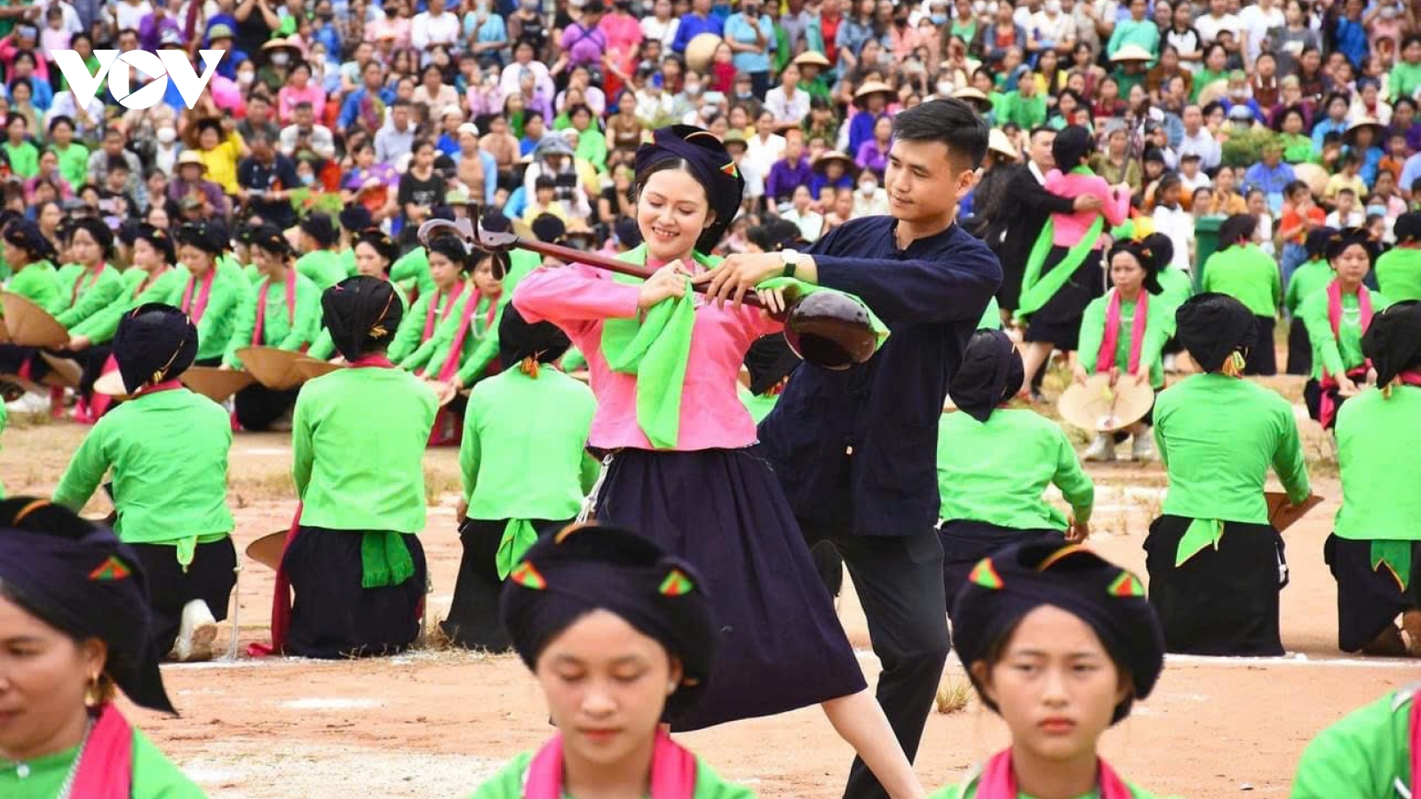 Tết “chỉ nói chuyện vui, điều hay” của người Tày Lào Cai