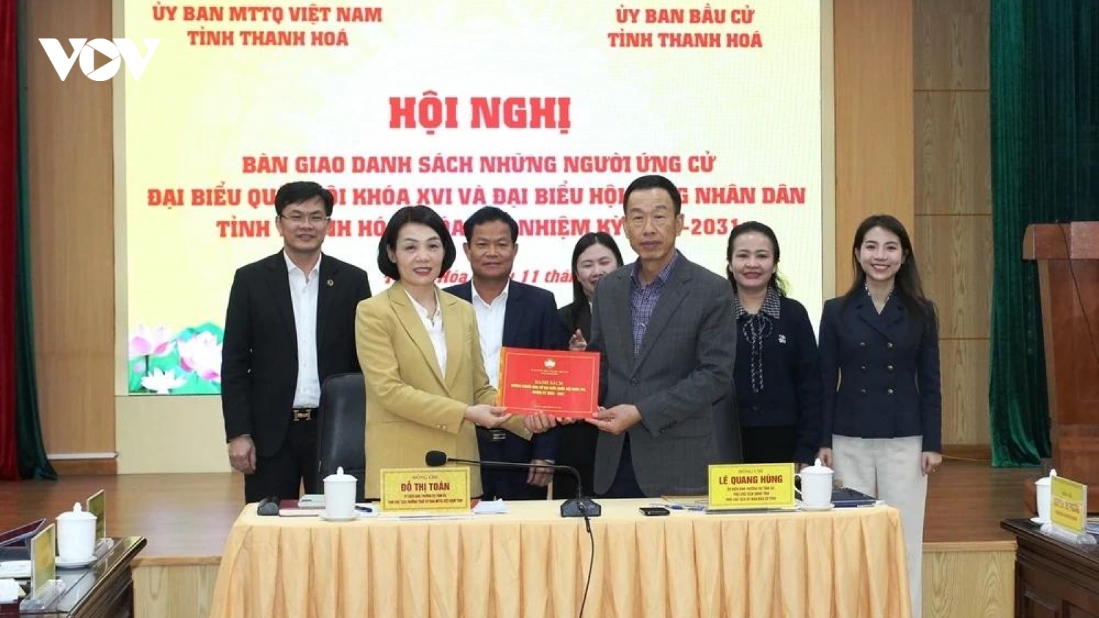 Thanh Hóa bàn giao danh sách ứng cử ĐBQH khóa XVI và HĐND tỉnh nhiệm kỳ mới