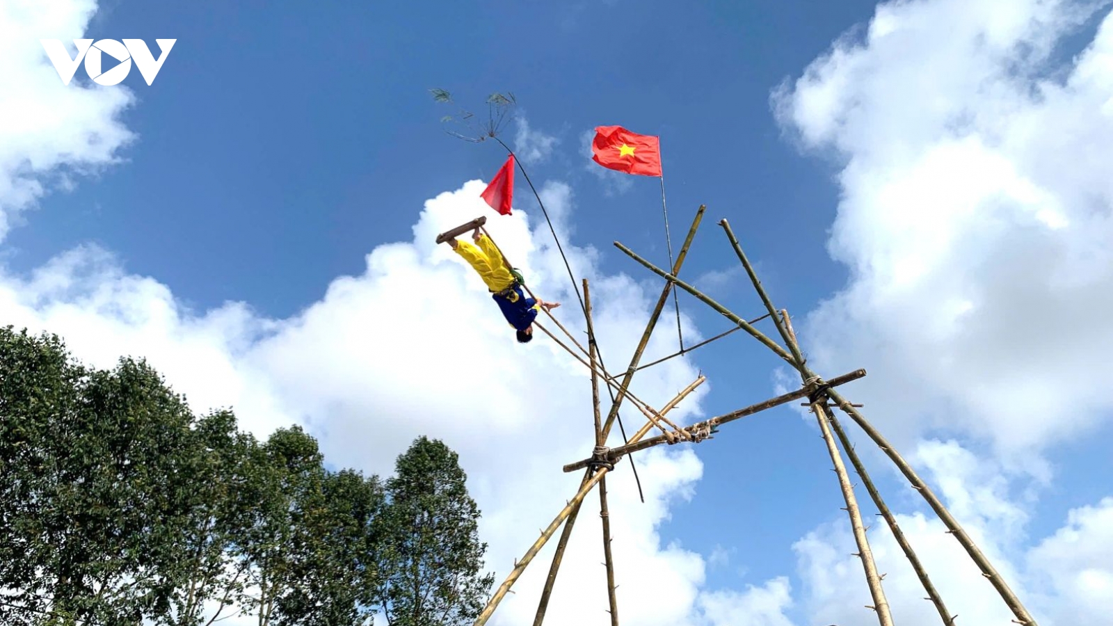 Huế: Tưng bừng hội Đu Tiên truyền thống làng Gia Viên