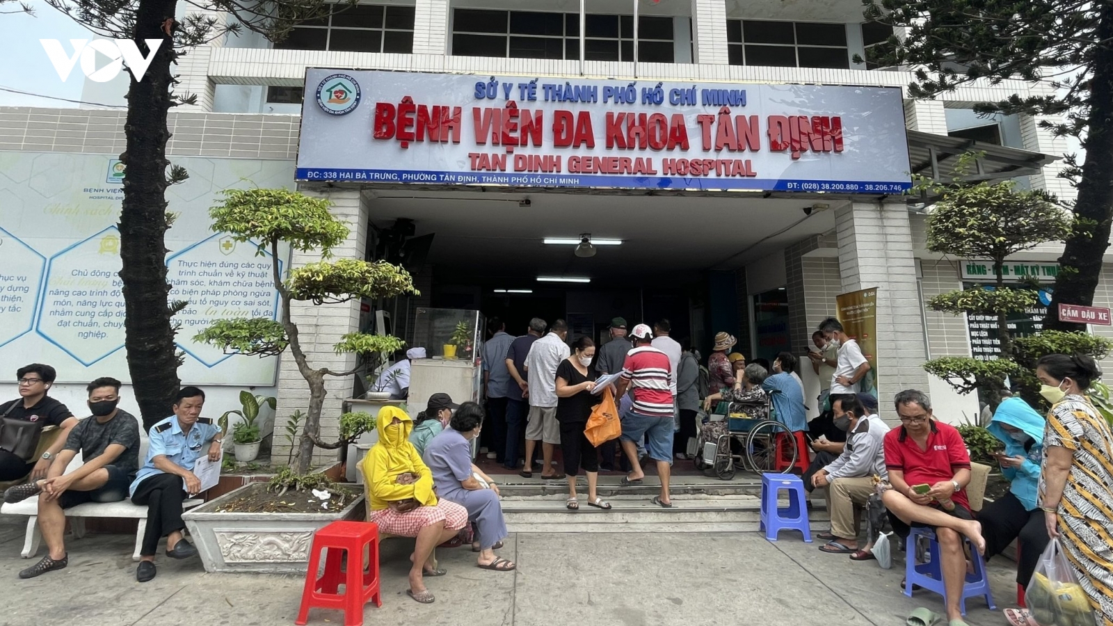 Bệnh nhân chờ 2 tiếng để lấy thuốc, Bệnh viện đa khoa Tân Định lý giải nguyên nhân