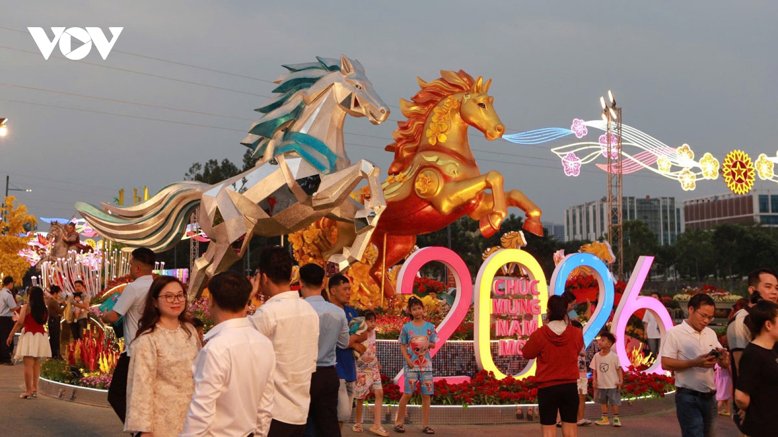 Người dân TP.HCM và Đông Nam bộ háo hức đón Tết Bính Ngọ 2026