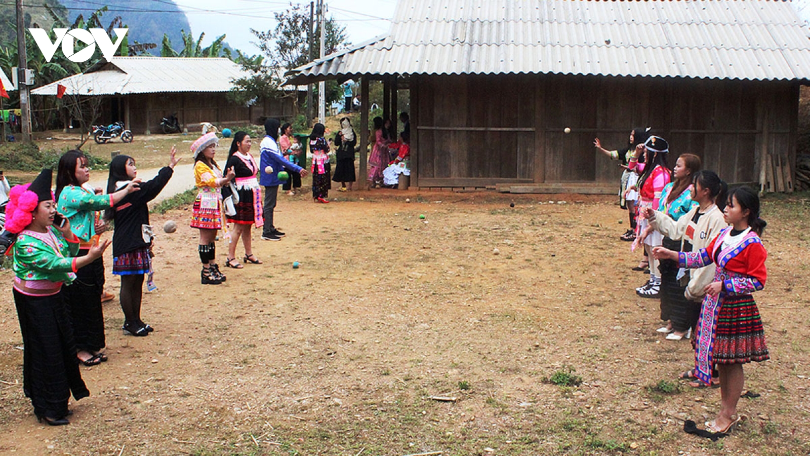 Xuân ấm nơi vùng cao Co Mạ