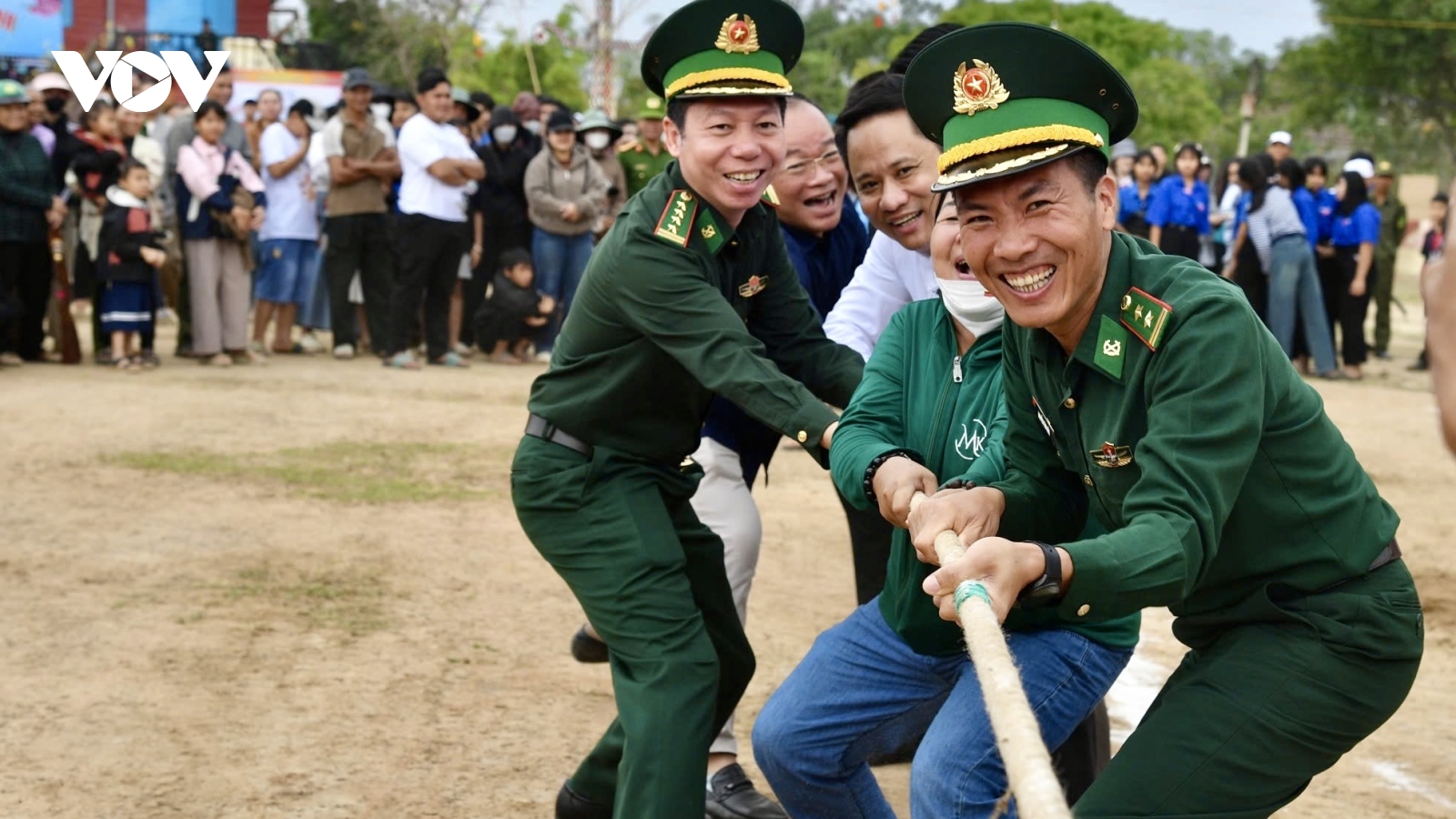 “Xuân Biên phòng – Ấm lòng dân bản” lan tỏa nghĩa tình nơi biên cương Đắk Lắk
