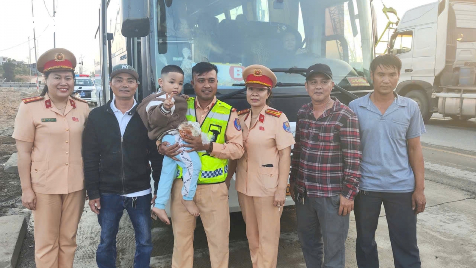 Giải cứu 39 người trong vụ cháy xe khách ngày giáp Tết ở Đà Nẵng