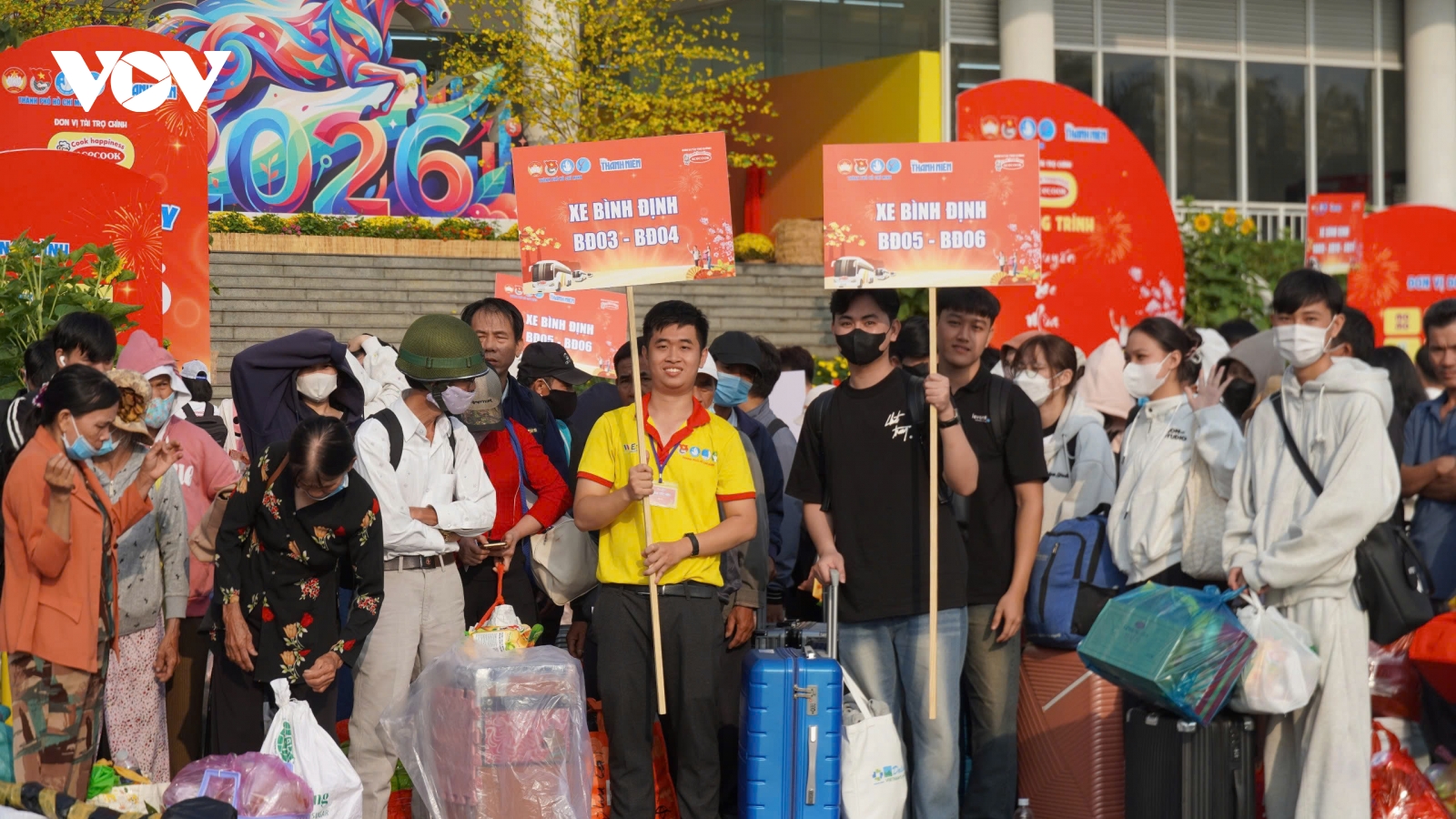 Hơn 2.000 sinh viên, người lao động ở TP.HCM được về quê đón Tết sớm