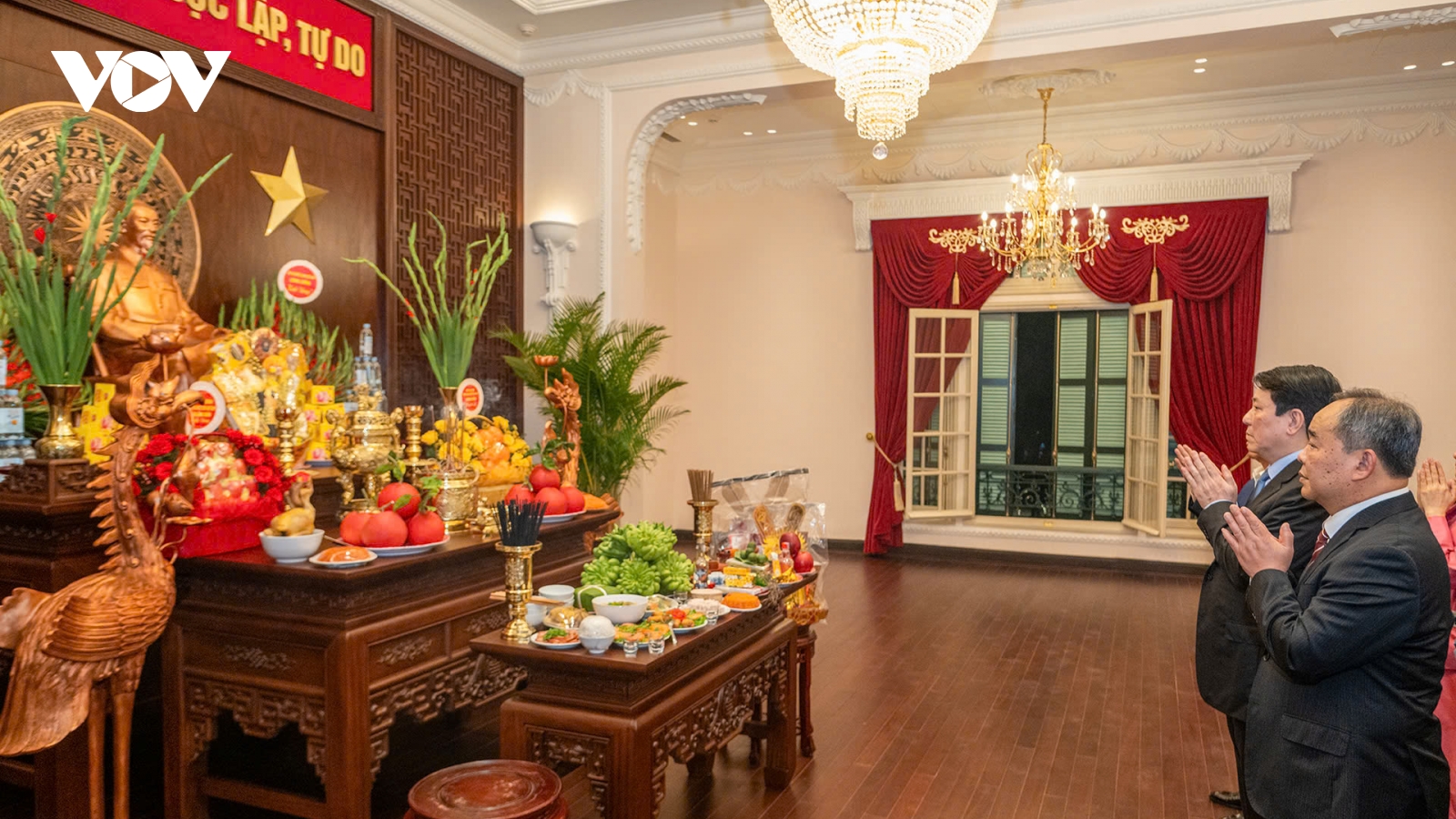 Chủ tịch nước dâng hương tưởng niệm Chủ tịch Hồ Chí Minh tại Nhà 67 và Bắc Bộ Phủ