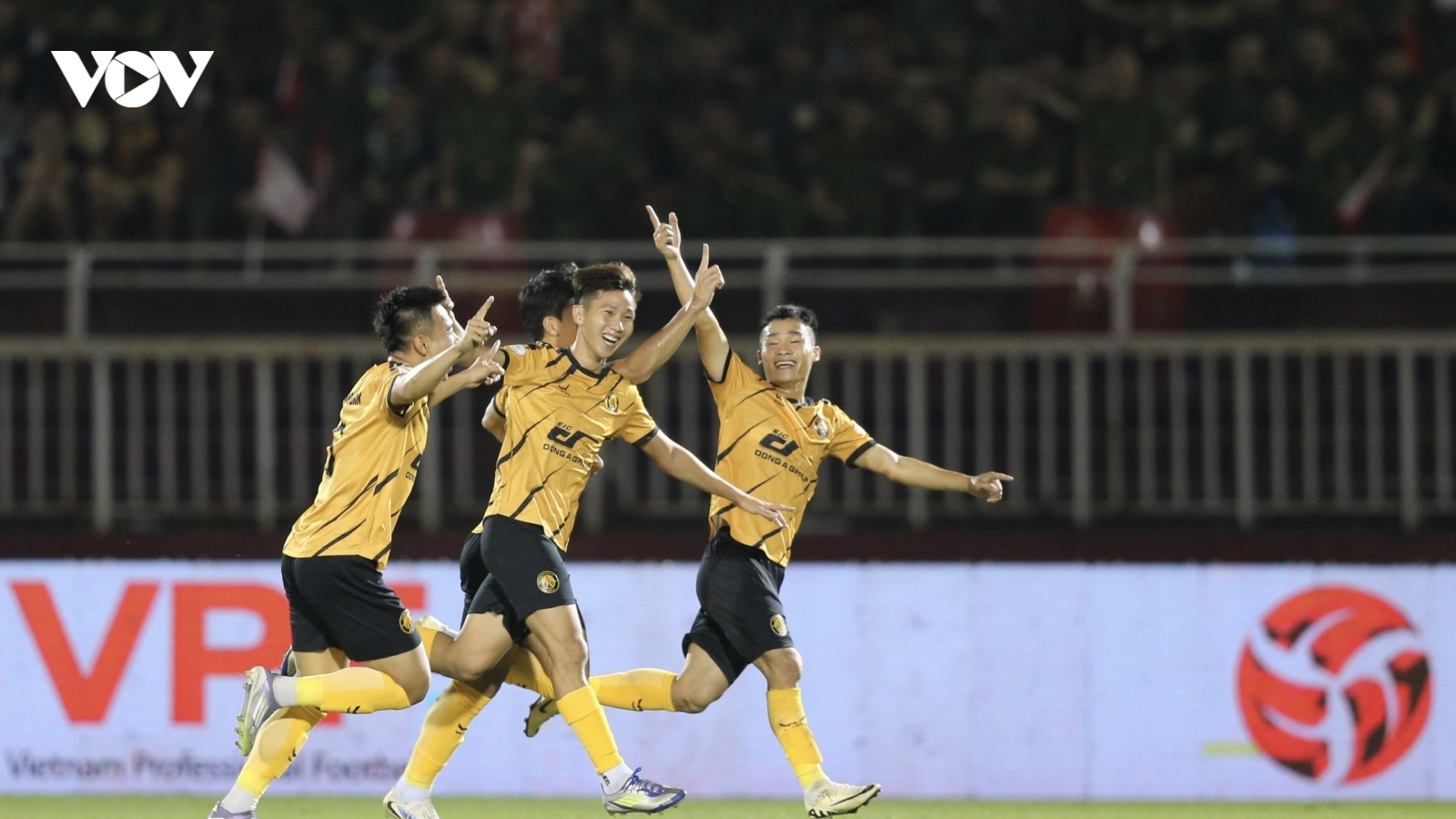 V-League sắp bước vào giai đoạn "nghẹt thở"