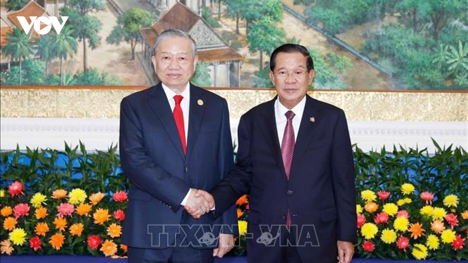 Bộ Chính trị Đảng Cộng sản Việt Nam gặp Ban Thường vụ Đảng Nhân dân Campuchia