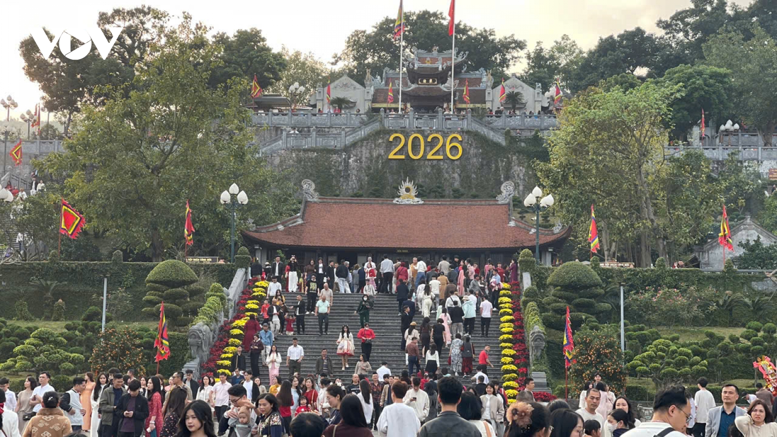 Các di tích văn hóa, đền chùa tại Quảng Ninh thu hút du khách đầu xuân