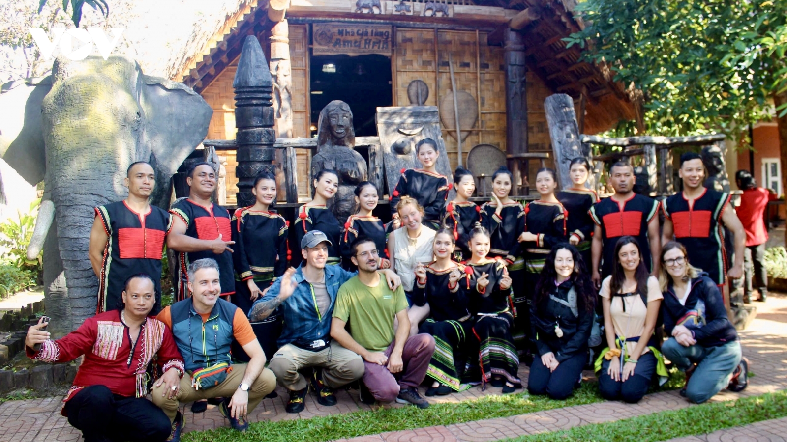 Những buôn làng hạnh phúc nơi đại ngàn Đắk Lắk