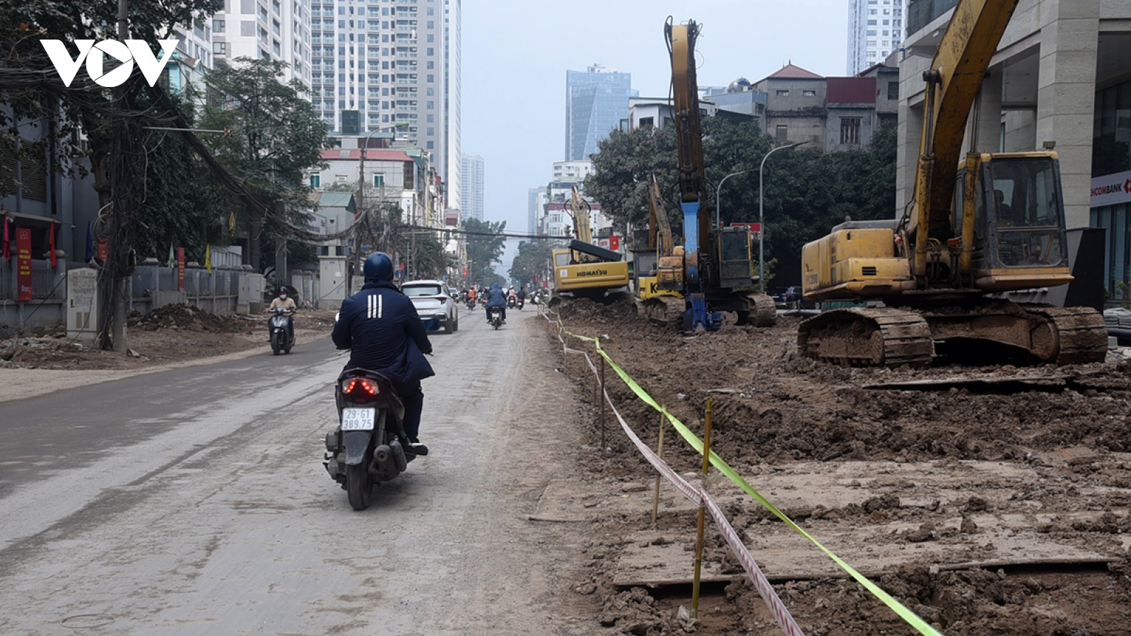 Người dân ngao ngán khi đón Tết gần những công trình dang dở, nhếch nhác