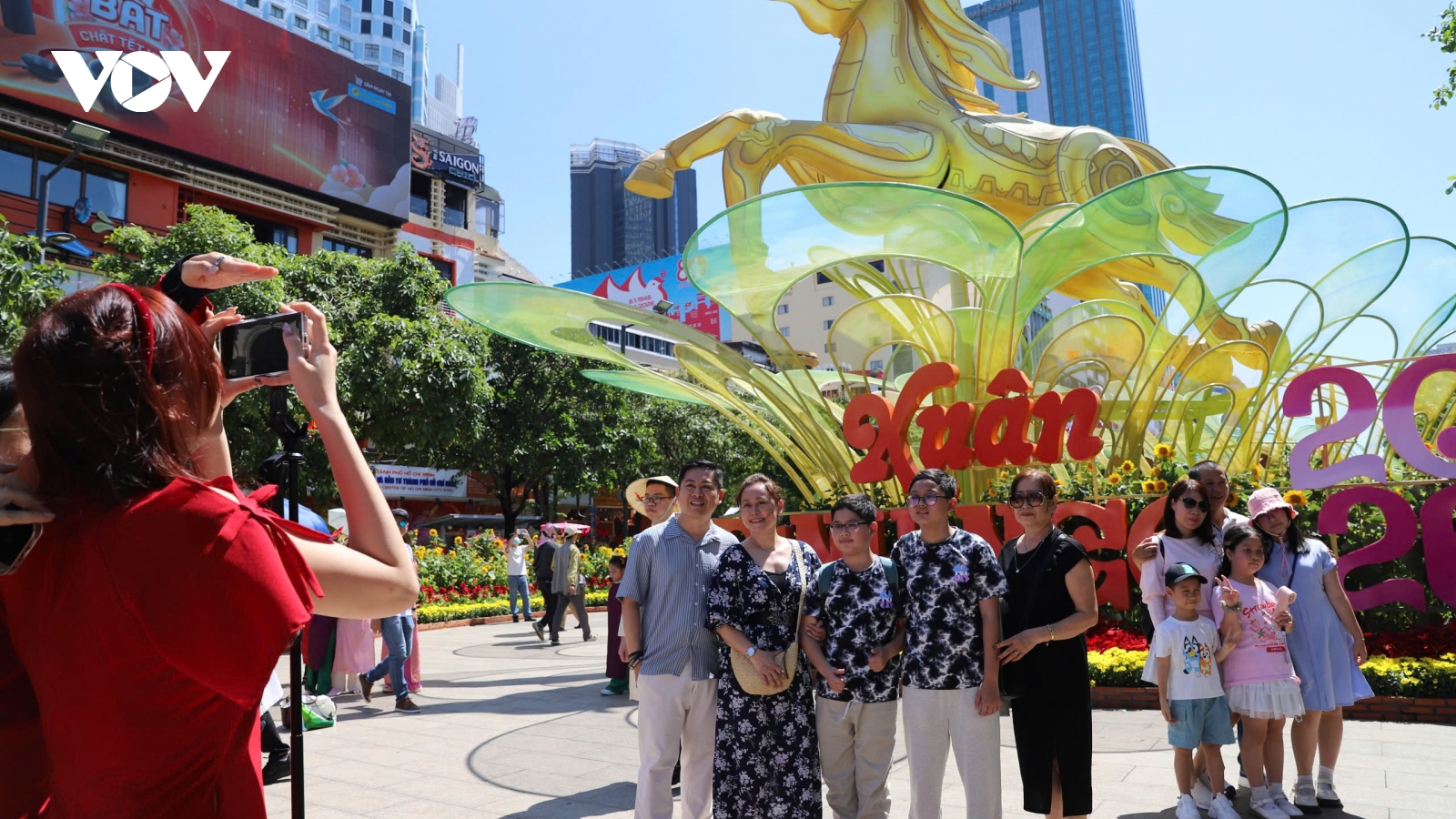 Hơn 1,8 triệu lượt khách tham quan đường hoa Tết TP.HCM