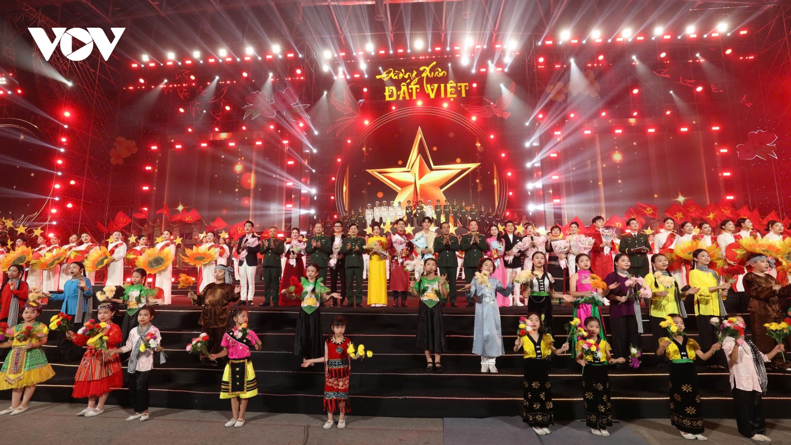 Đại tướng Phan Văn Giang chúc Tết Bộ đội Trường Sa qua cầu truyền hình