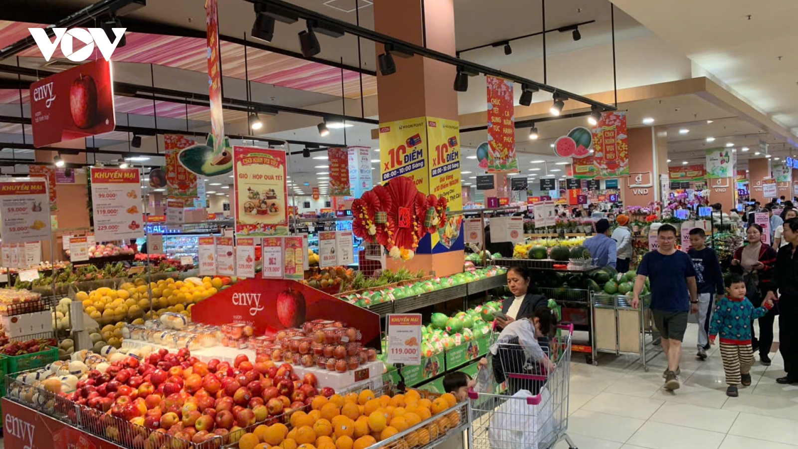 Mùng 3 Tết: Siêu thị đồng loạt mở cửa, gà lễ đắt hàng