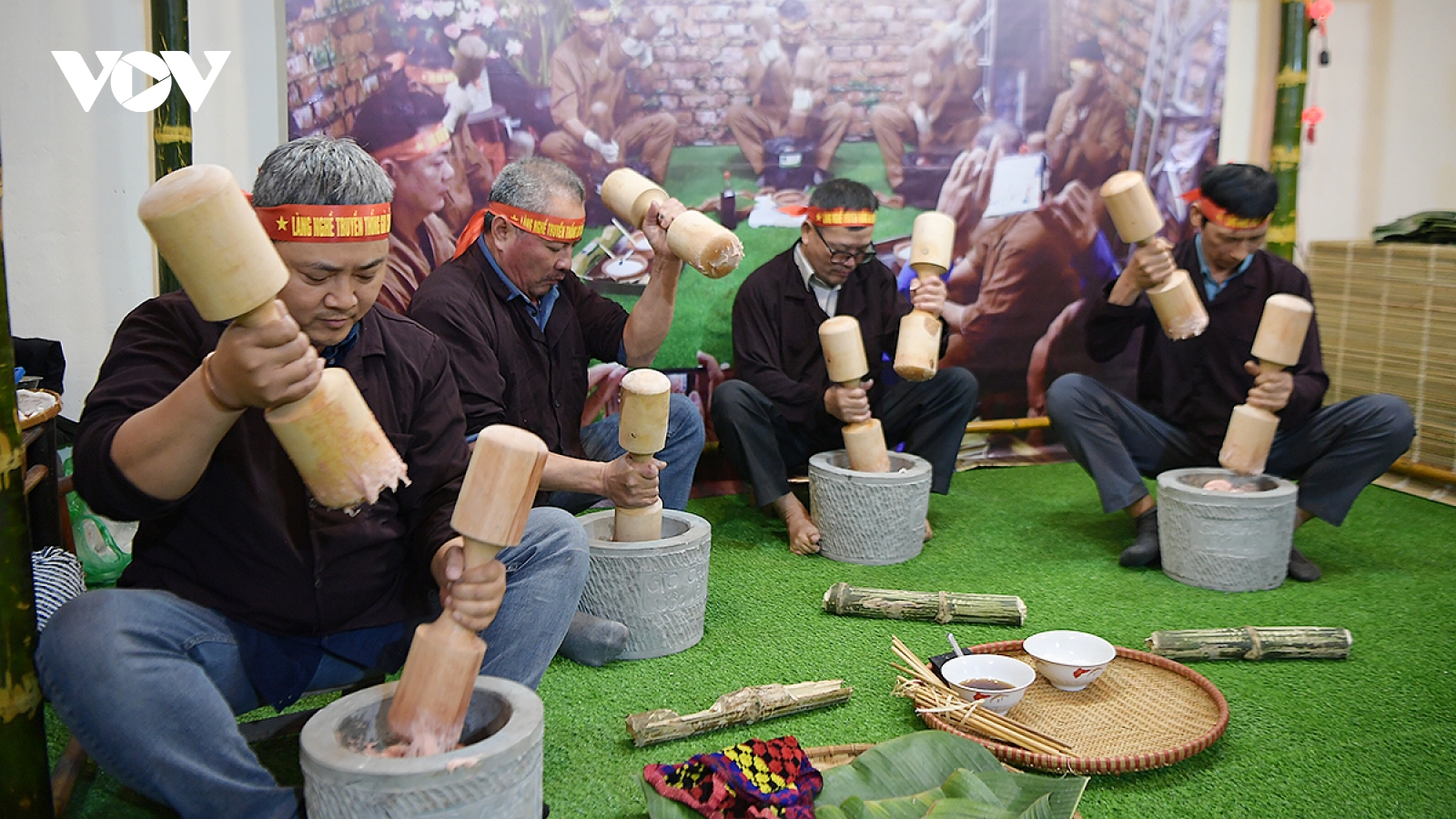 Làng nghề giò chả Ước Lễ giữ gìn hương vị truyền thống