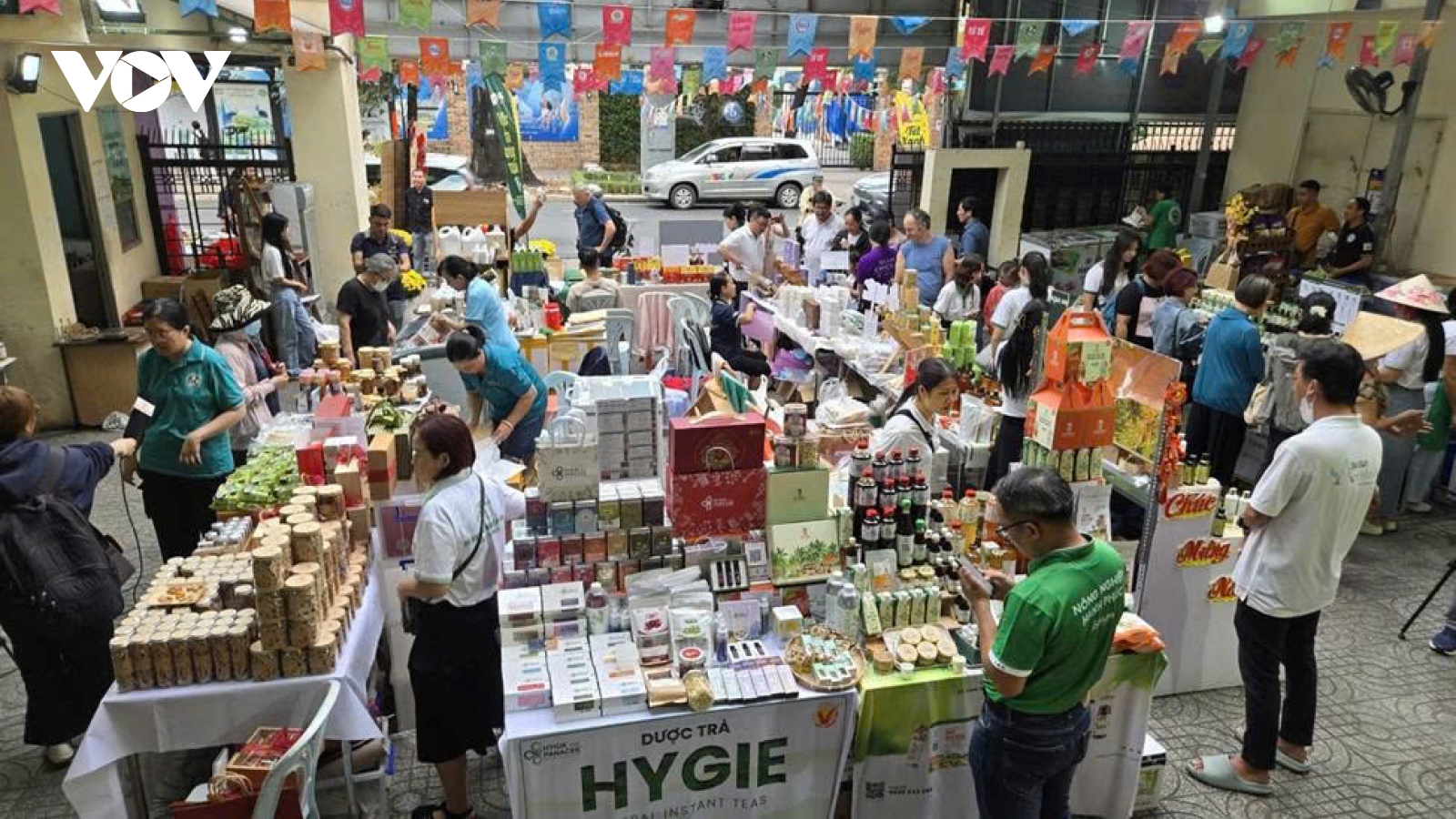 Đưa “Tết Xanh - Quà Việt” vào trung tâm TP.HCM