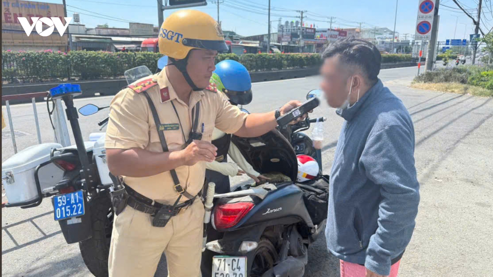 Ngày đầu năm mới, 86 trường hợp vi phạm nồng độ cồn và tốc độ tại TP.HCM