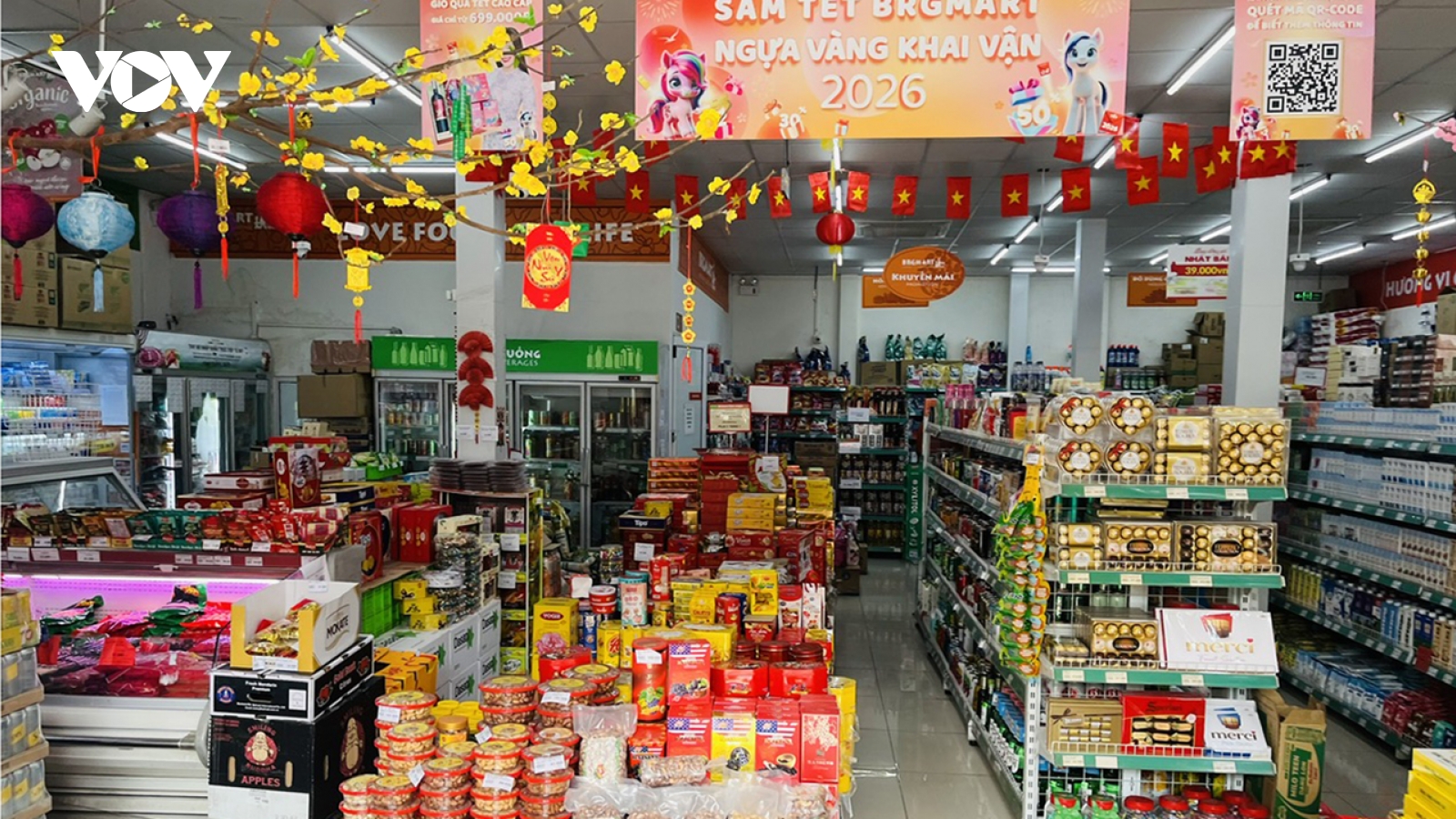 Thị trường hàng hóa Tết Bính Ngọ 2026: Hàng hóa dồi dào, sức mua trầm lắng