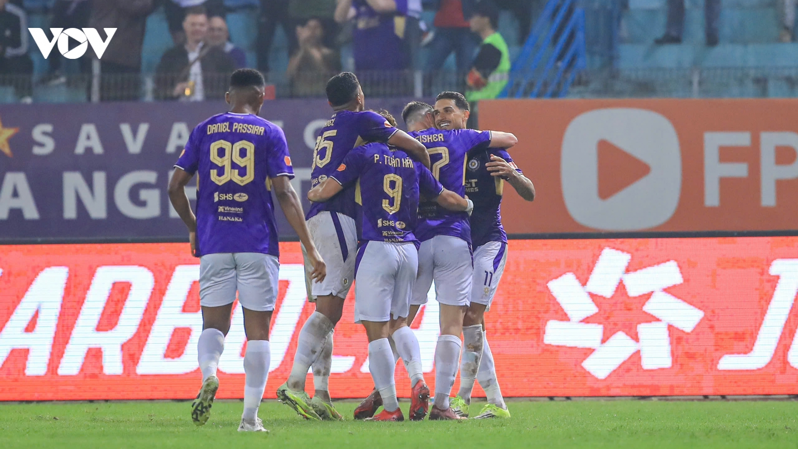 Hà Nội FC thắng dễ Hải Phòng FC, gia nhập tốp đầu V-League