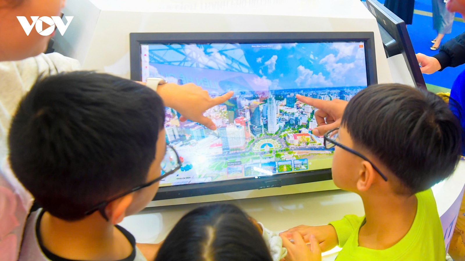 Chuyển đổi số lan tỏa mạnh mẽ tại Hội chợ Quốc gia Mùa Xuân 2026