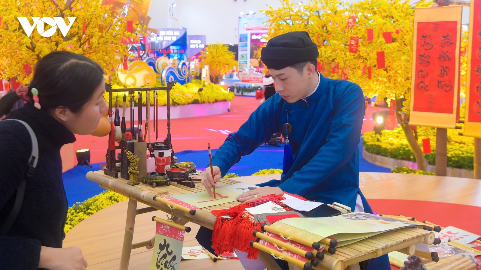 Du xuân xuyên Việt "không muốn về" ở Hội chợ mùa Xuân 2026