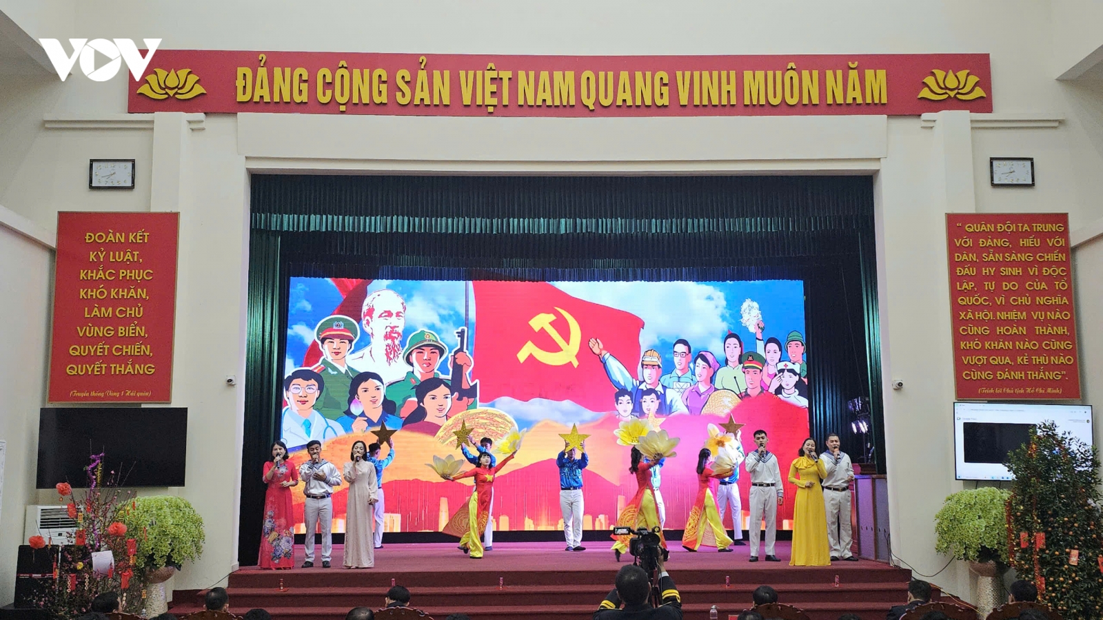 Giao thừa ấm áp ở Vùng 1 Hải quân
