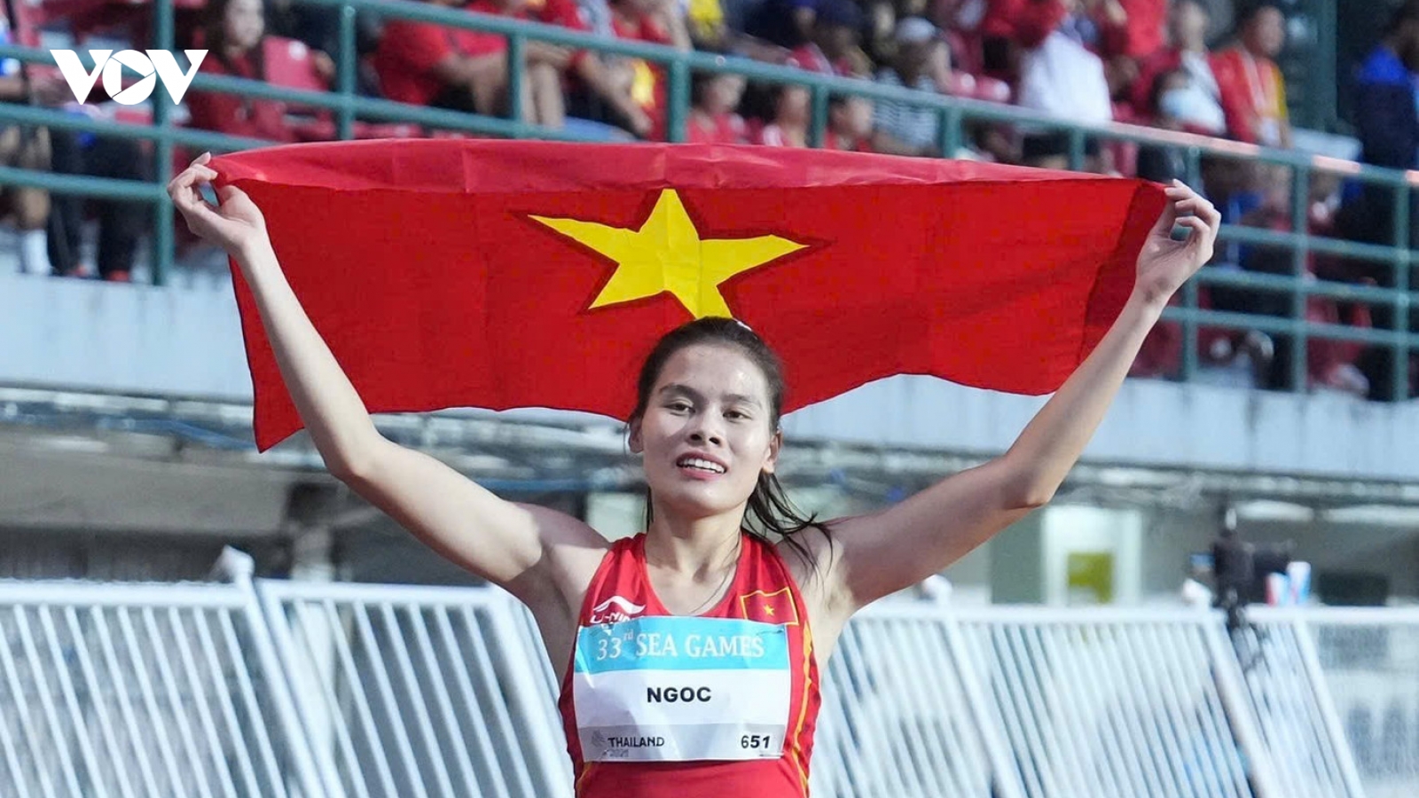 Cô gái tuổi Ngọ “chạy vượt số phận” để chạm đỉnh vinh quang