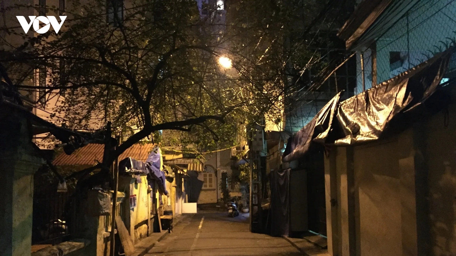 Những mảnh im lặng có tên tôi