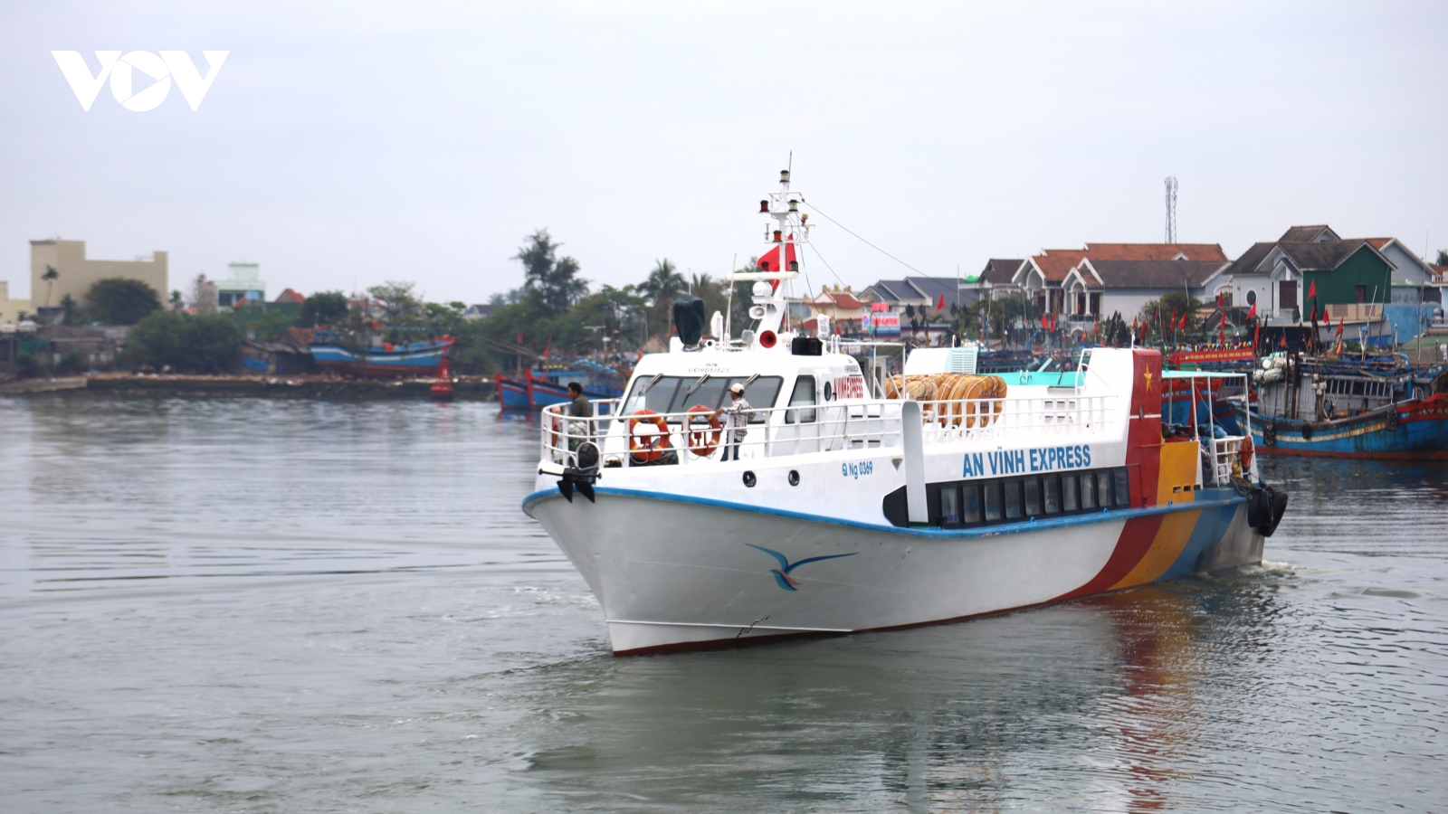 Đảm bảo an toàn để người dân Lý Sơn về đảo đón Tết