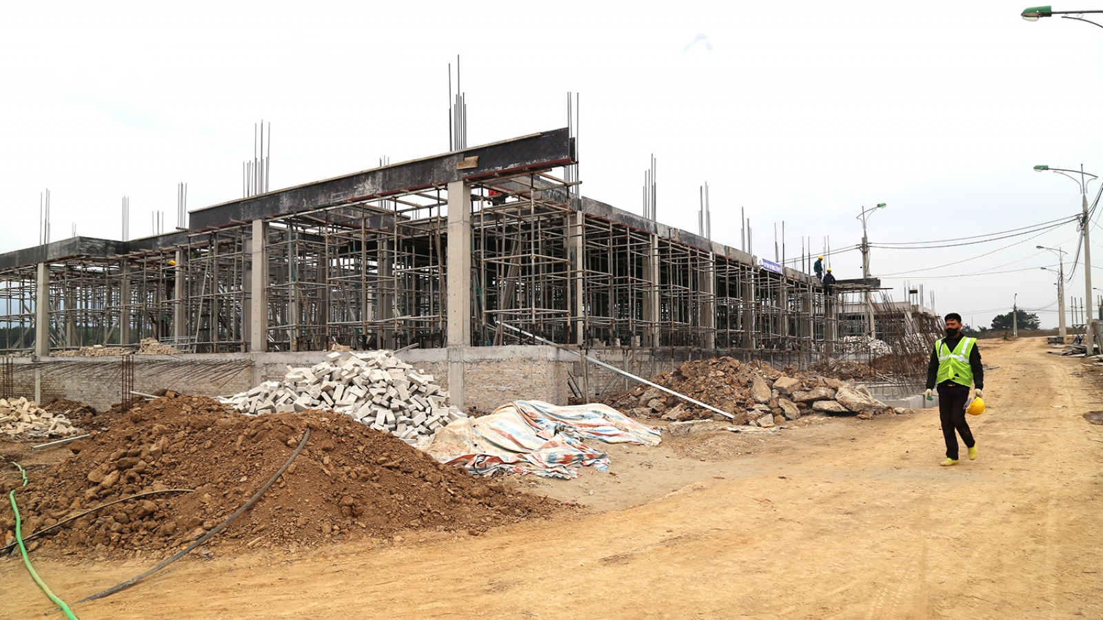 Vượt khó xây trường, đem tri thức tới học sinh vùng đồng bào dân tộc thiểu số