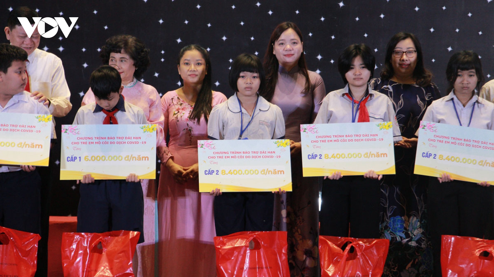 Chương trình Xuân với trẻ em, viết tiếp ước mơ cho những mảnh đời khiếm khuyết