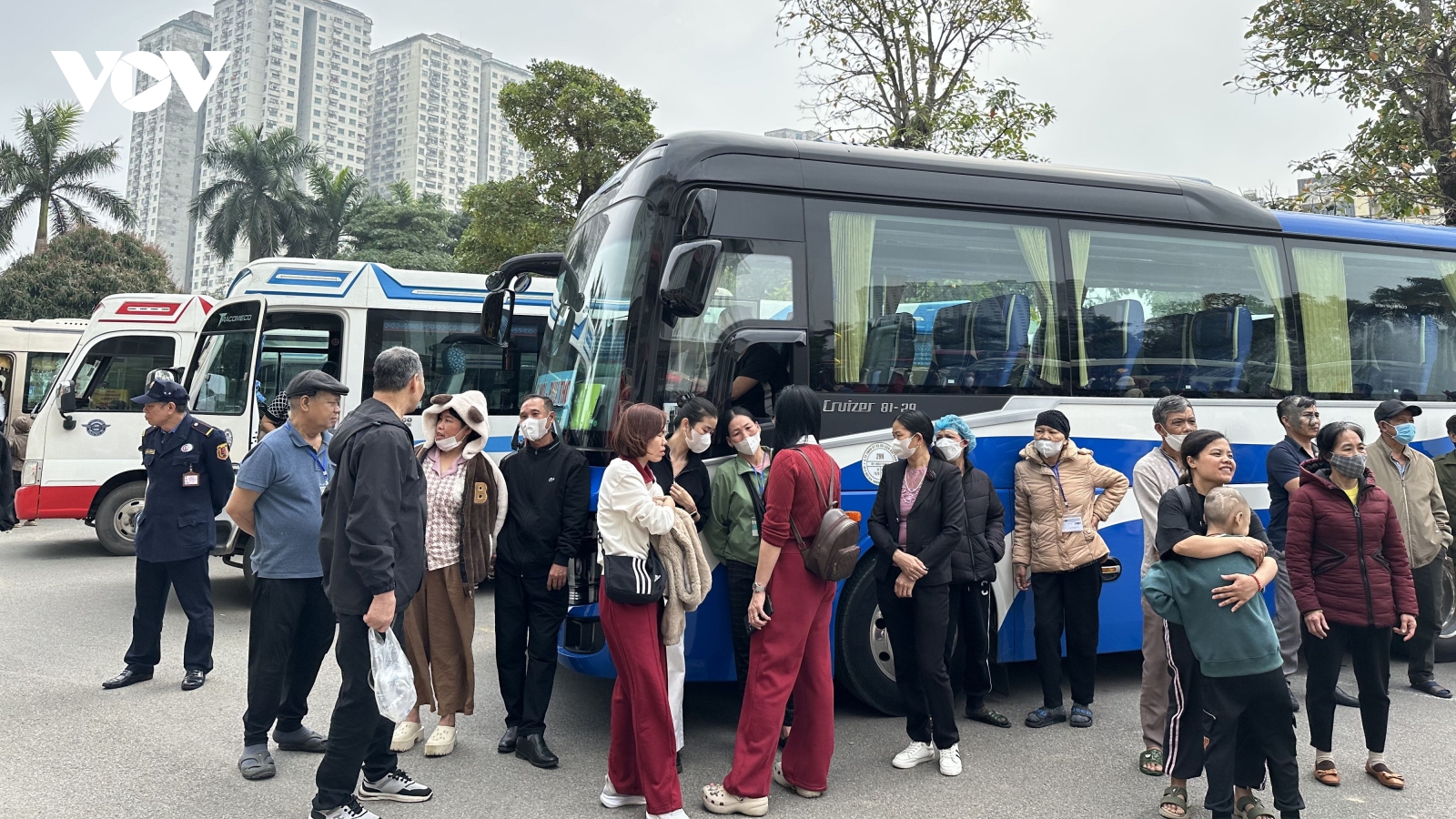 Chuyến xe yêu thương đưa hơn 500 bệnh nhân về quê ăn Tết