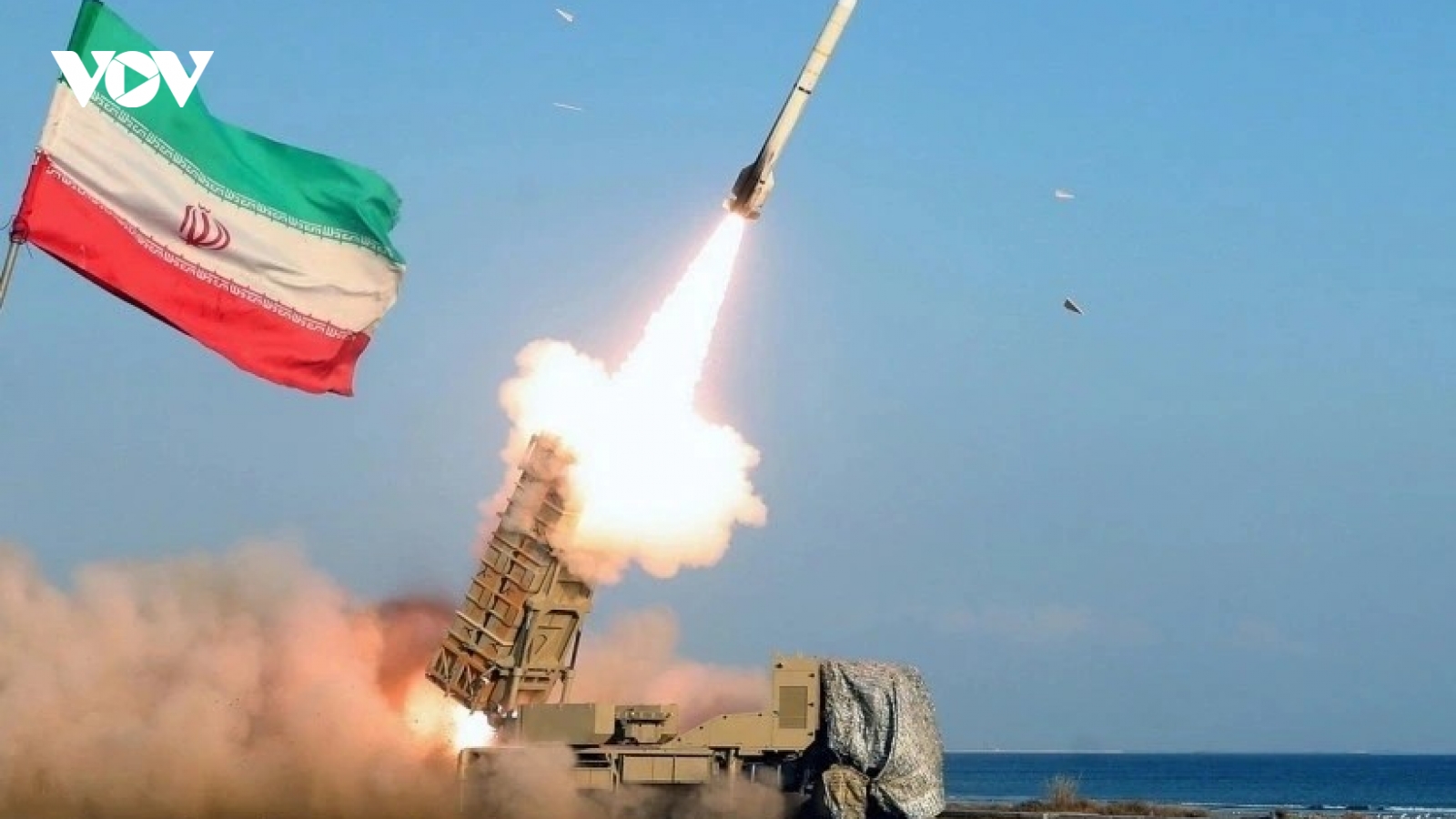 Iran tiếp tục dọa bắn mưa tên lửa vào Israel nếu bị Mỹ tấn công