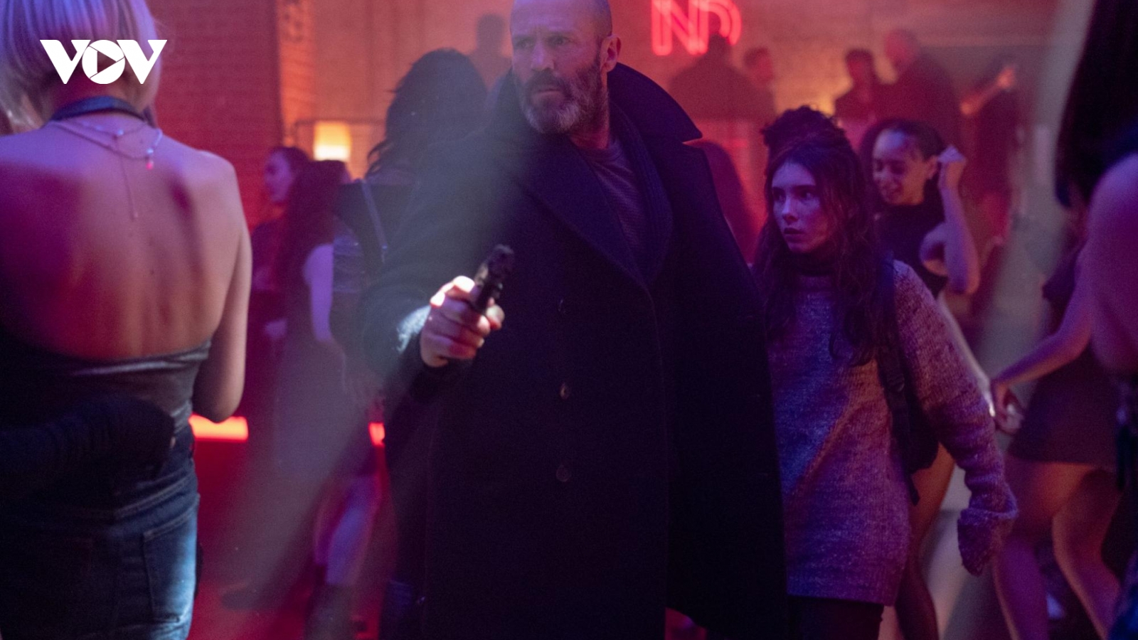 “Kẻ ẩn dật”: Jason Statham trở lại với hình tượng anh hùng cô độc
