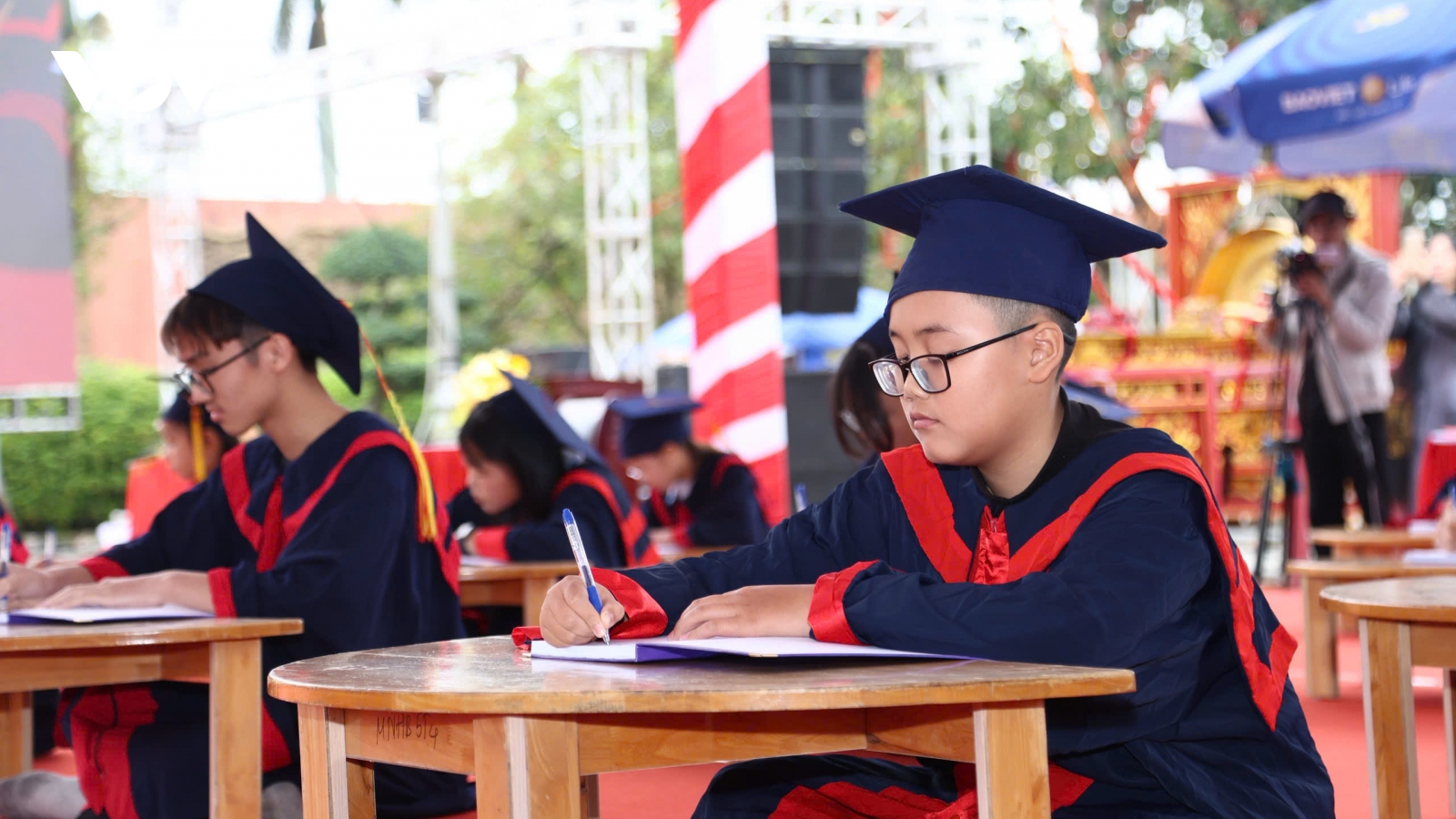 Lễ khai bút đầu Xuân tại đền Trạng Trình thu hút đông đảo du khách