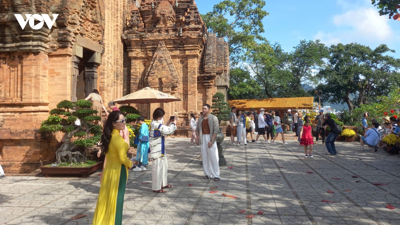 Khánh Hòa rộn ràng đón khách dịp cao điểm Tết, lan tỏa sức hút văn hóa và biển đảo