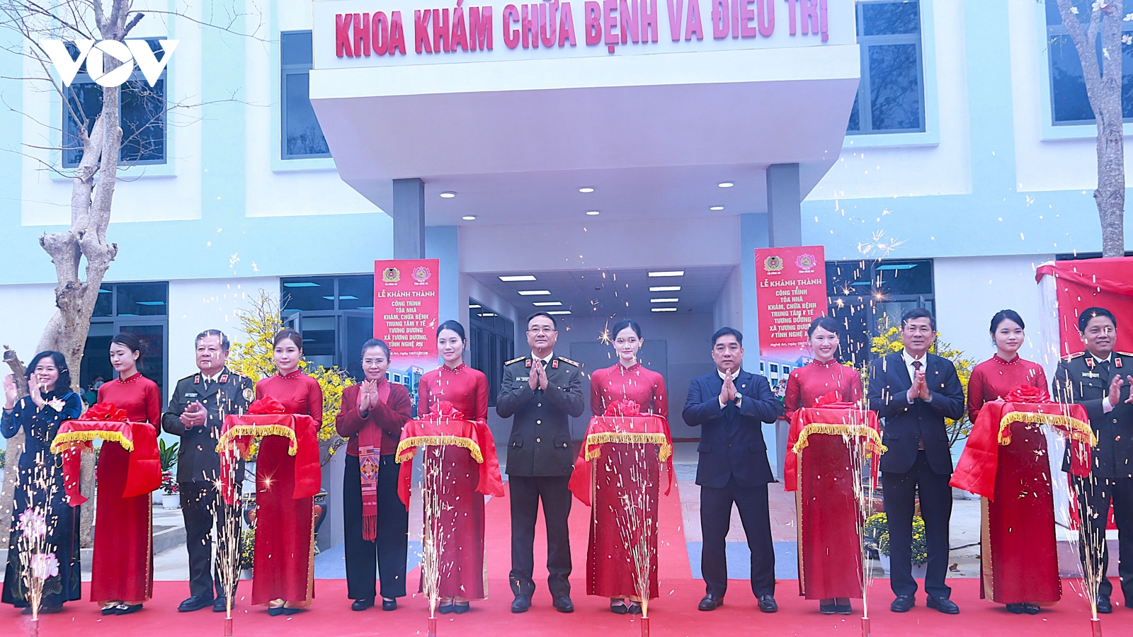 Khánh thành tòa nhà khám, chữa bệnh Trung tâm Y tế Tương Dương tại Nghệ An