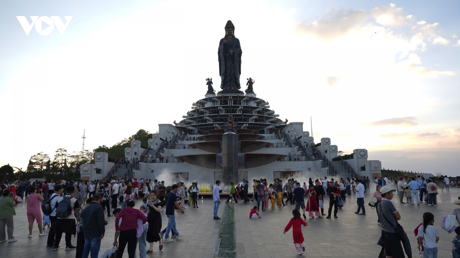 Du lịch Tây Ninh thu hơn 365 tỷ đồng sau 6 ngày dịp Tết Bính Ngọ 2026