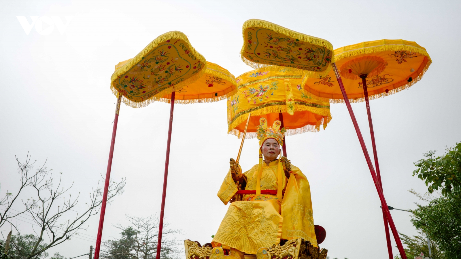 Rước vua sống – Nghi lễ “độc bản” của Lễ hội Đền Sái