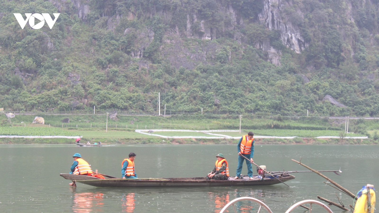 Siết chặt quản lý hoạt động đò, thuyền dân sinh sau vụ chìm thuyền trên sông Gianh