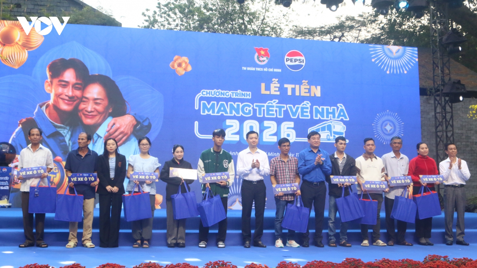 Chương trình “Mang Tết về nhà” tiếp sức thanh niên xa quê đón Xuân