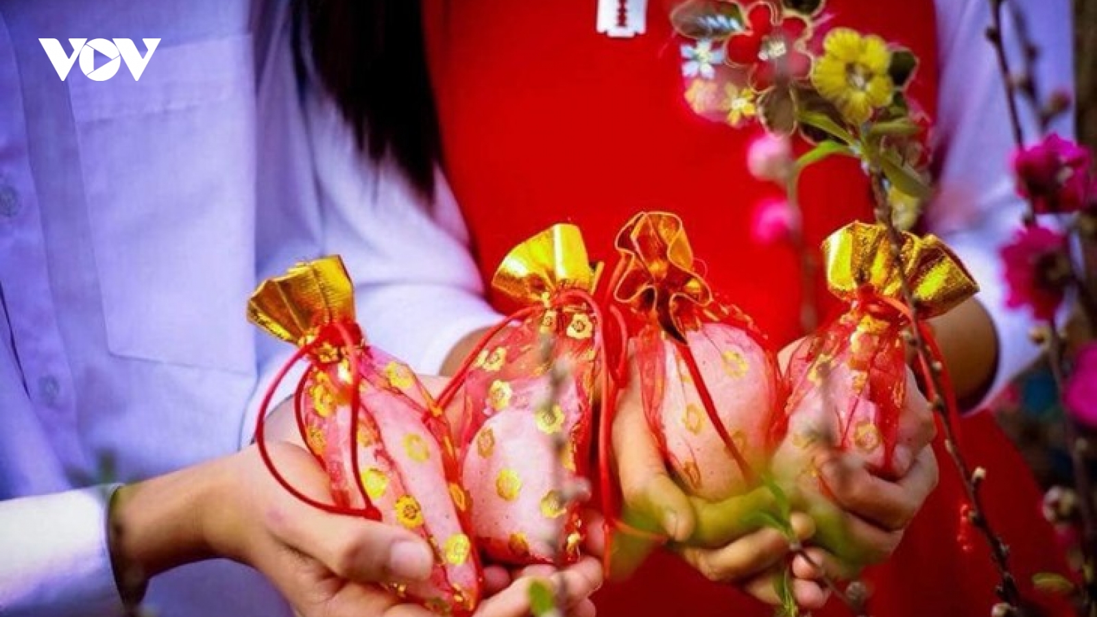 Đầu năm mua muối, cuối năm mua vôi - Tục xưa gửi gắm điều gì?