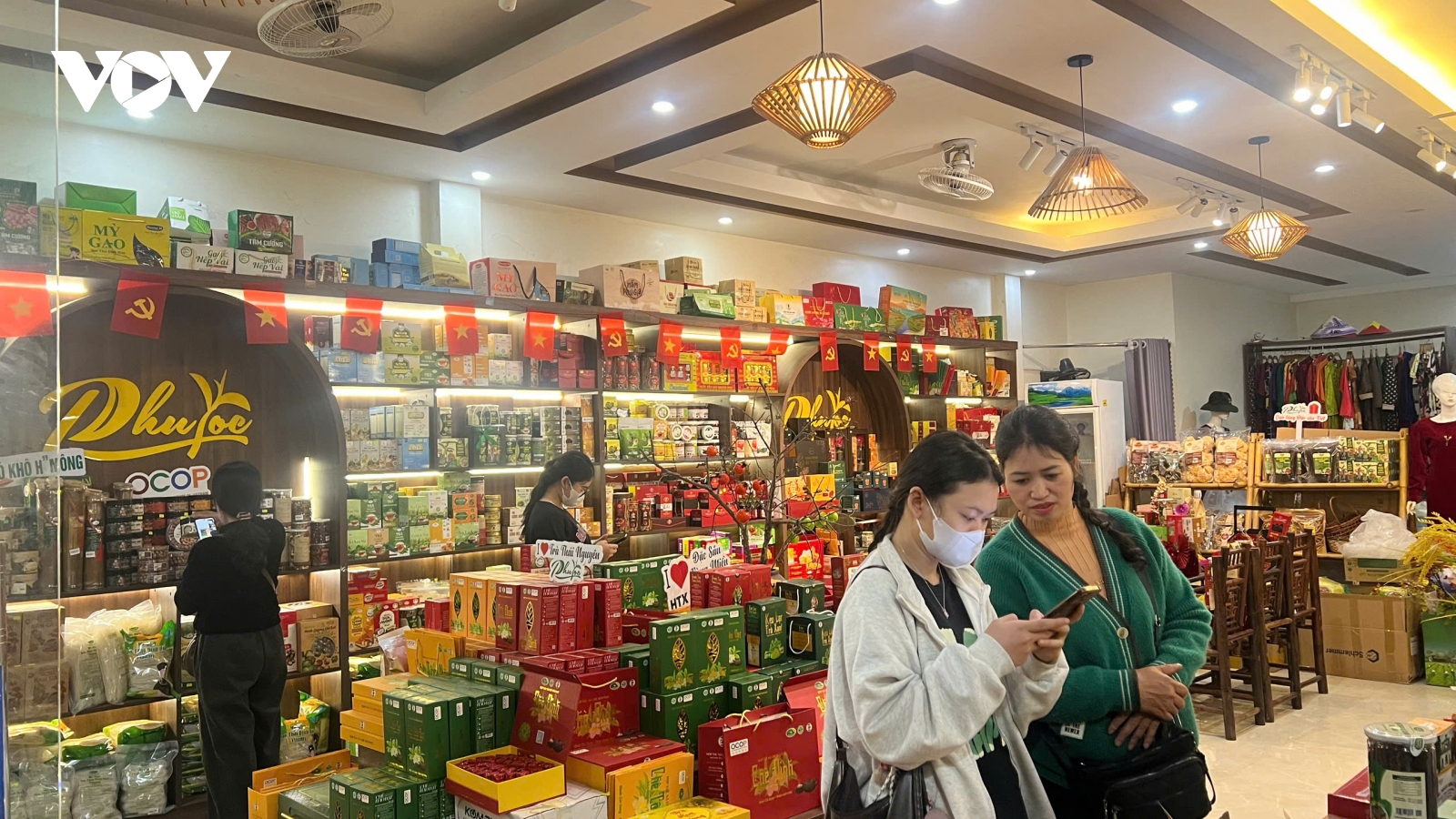 “Vị quê” chiếm lĩnh thị trường quà Tết Thái Nguyên