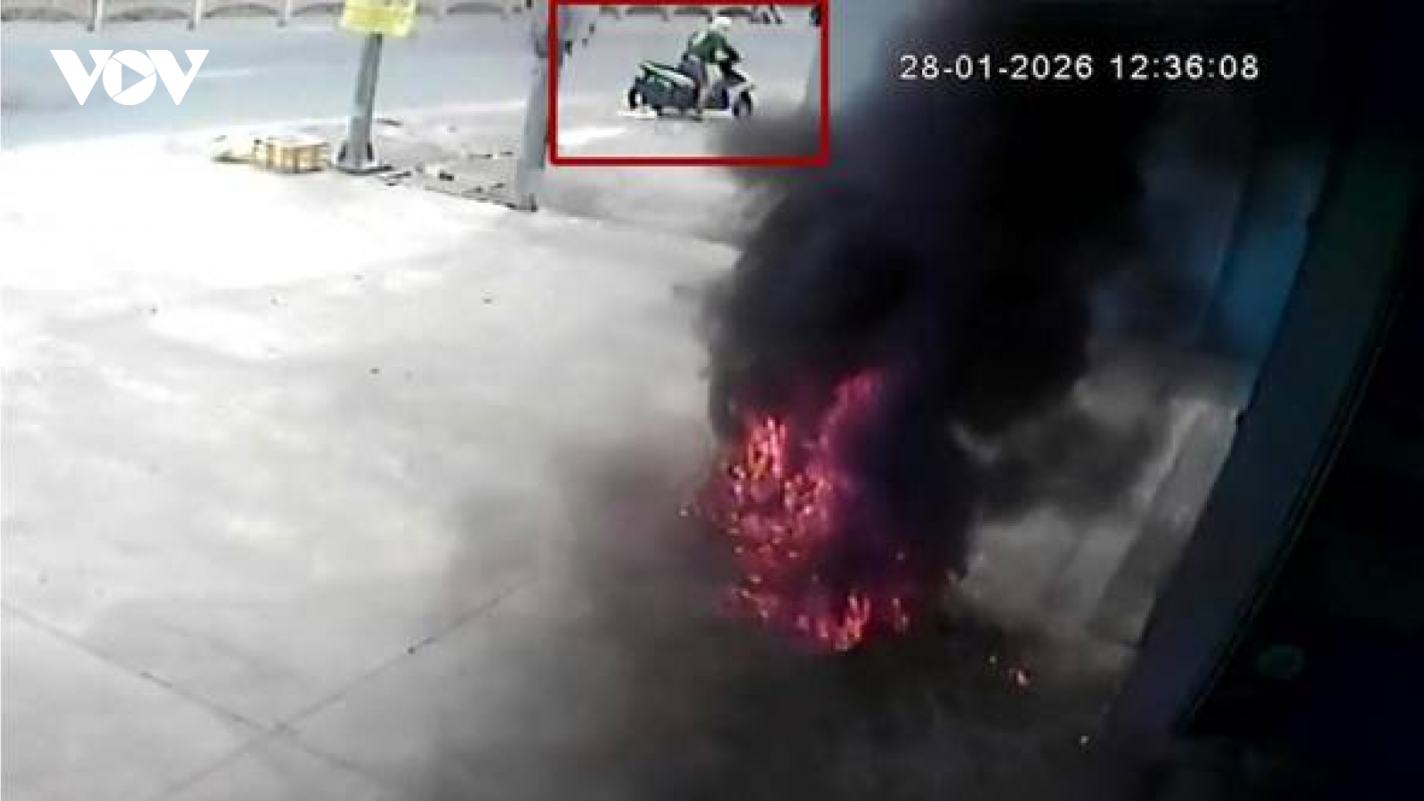 Mâu thuẫn cá nhân, ném "bom xăng" vào nhà dân để trả thù