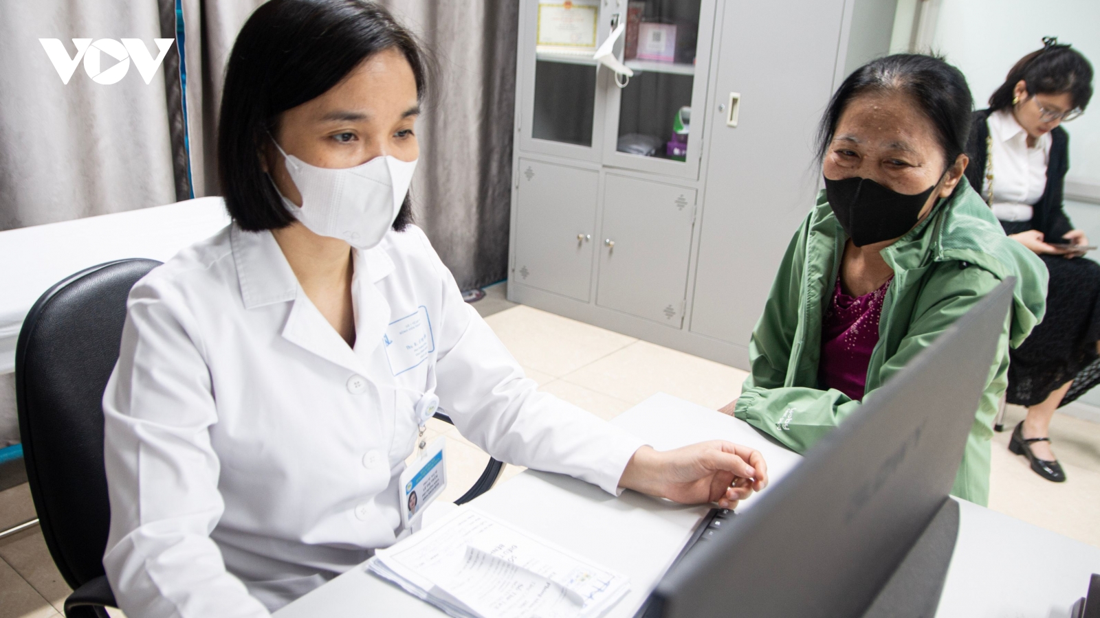 Người gặp áp lực kinh tế, công việc có thể đưa vào diện theo dõi rối loạn tâm thần