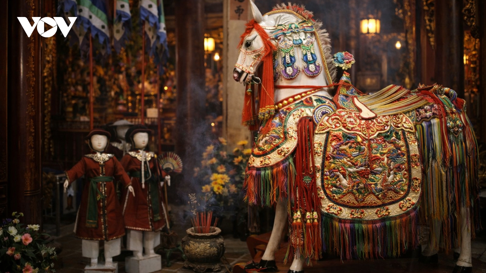 Ngựa trong đền phủ: Biểu tượng dẫn đường của tín ngưỡng dân gian