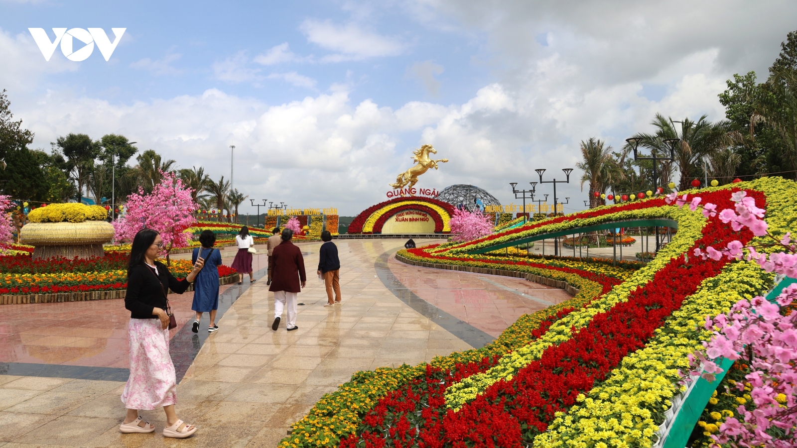 Sắc xuân lan tỏa giữa lòng đô thị Quảng Ngãi