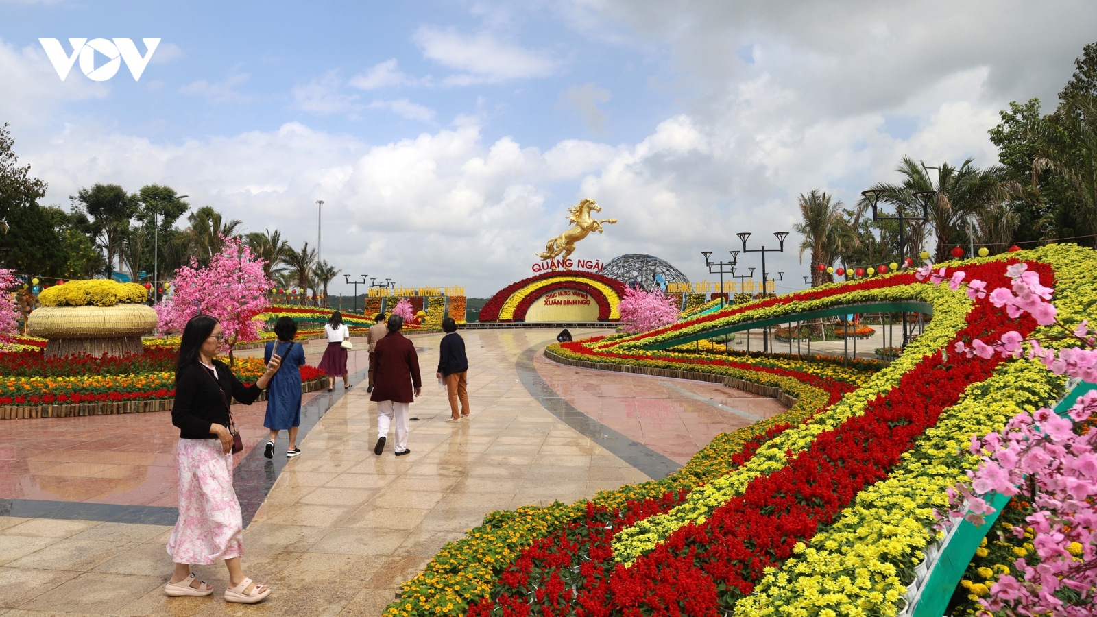Sắc xuân lan tỏa giữa lòng đô thị Quảng Ngãi